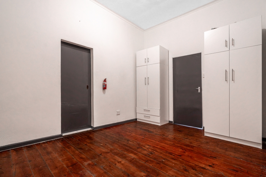 To Let 9 Bedroom Property for Rent in Maitland Western Cape